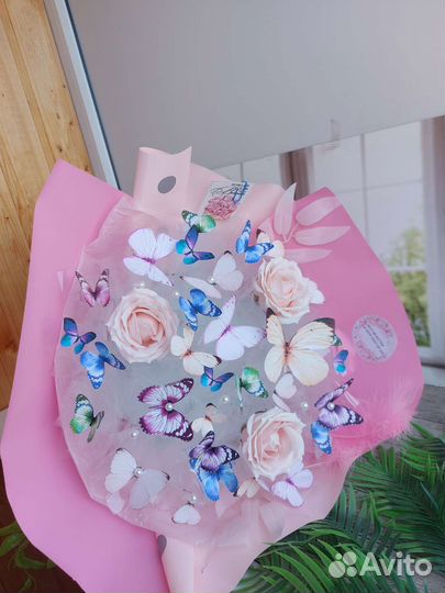 Букет с бабочками светящийся