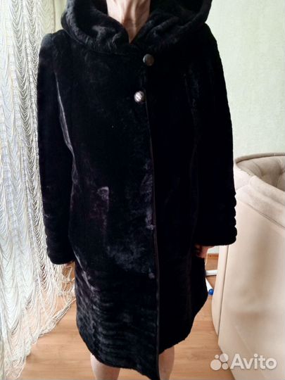 Шуба мутоновая с капюшоном 52 54 размер