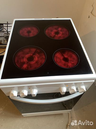 Плита электрическая стеклокерамика, Zanussi, Новая