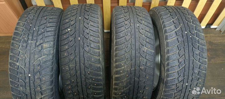 Kumho WinterCraft Ice Wi32 225/65 R17 106T