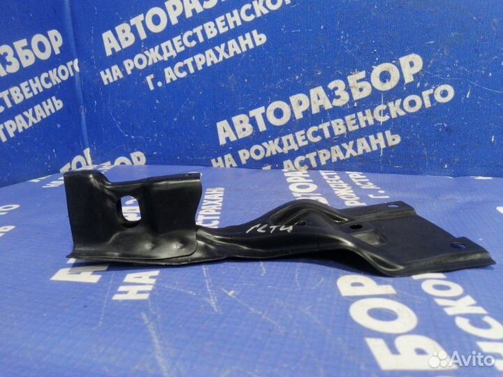 Кронштейн замка капота Hyundai Getz хэтчбек G4EE