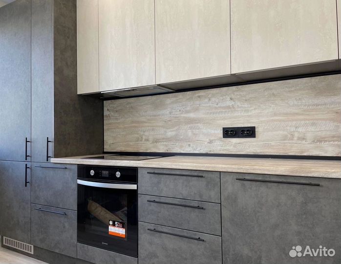 Кухонный гарнитур в современном стиле на заказ