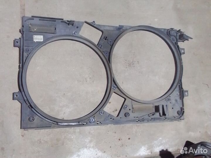 Рамка вентилятора VW Phaeton