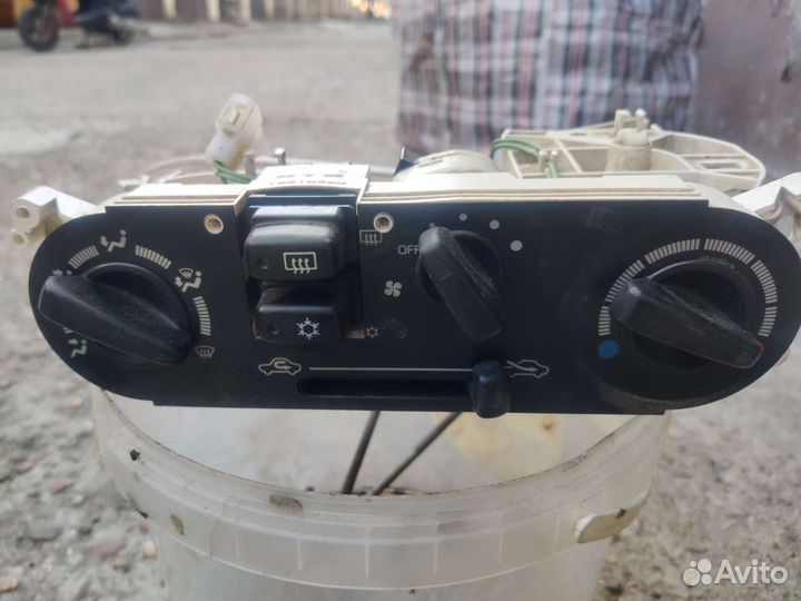 Блок управления климат контроль ммс мираж кольт