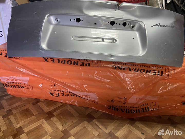Продаю крышку багажника на hyundai accent