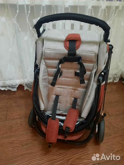 Прогулочная коляска