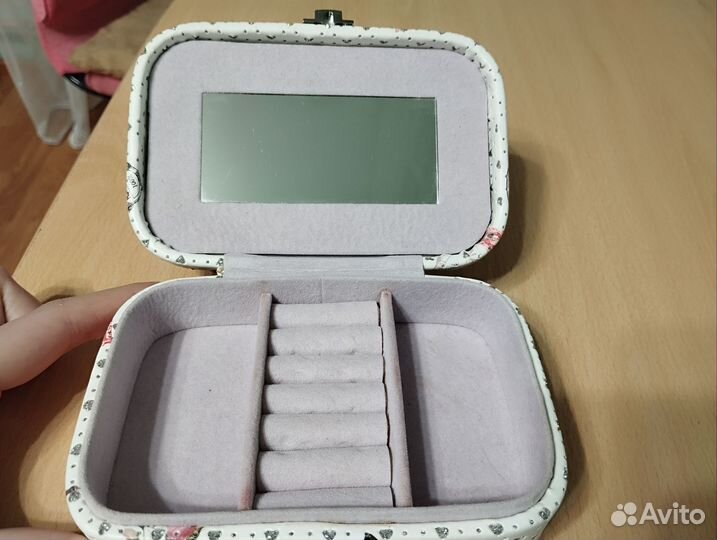 Шкатулка для украшений