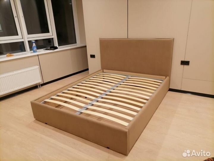 Кровать двуспальная