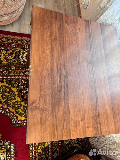 Стол обеденный