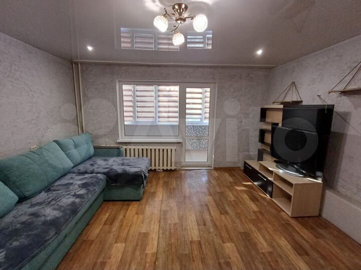 2-к. квартира, 56 м², 1/9 эт.