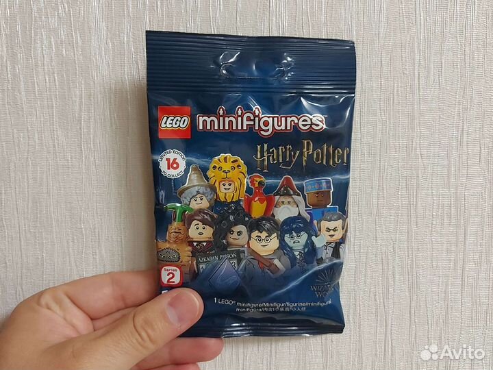 Конструктор lego Minifigures 1 Минифигурка 71027