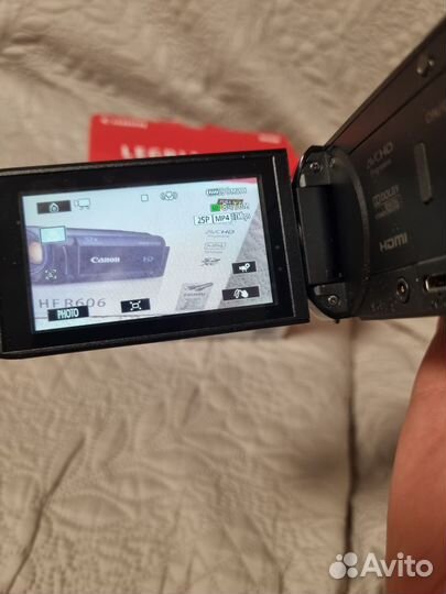 Видеокамера Canon Legria HF R606