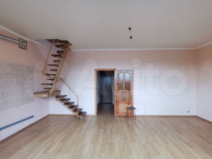 4-к. квартира, 102 м², 9/9 эт.