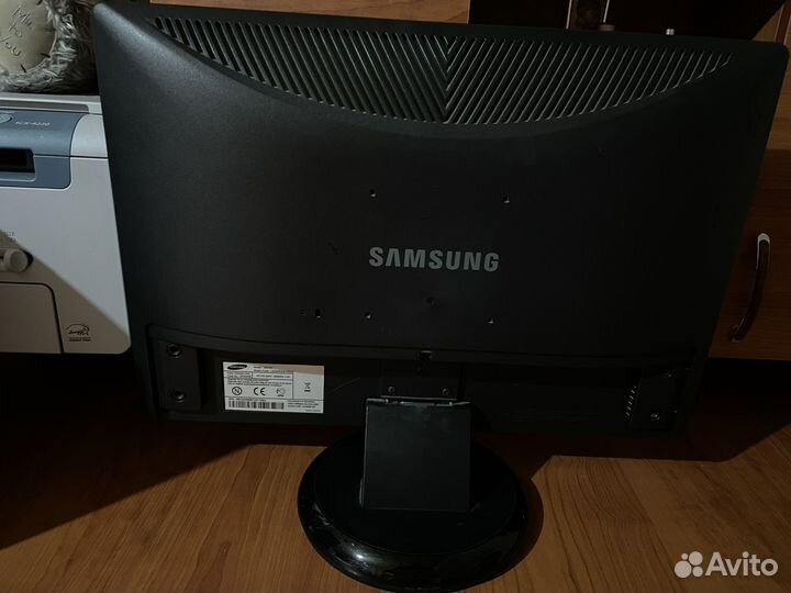 Монитор Samsung