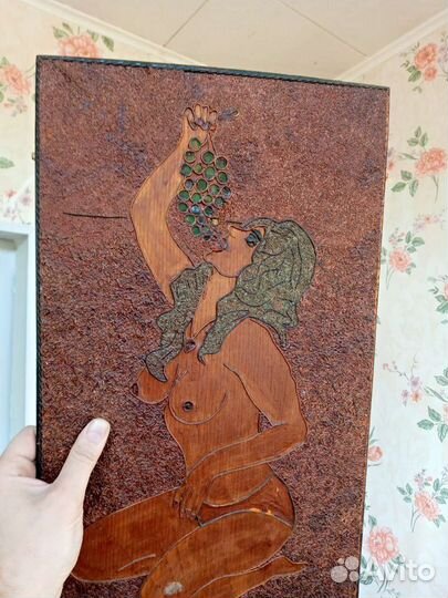 Панно Женщина с Виноградом