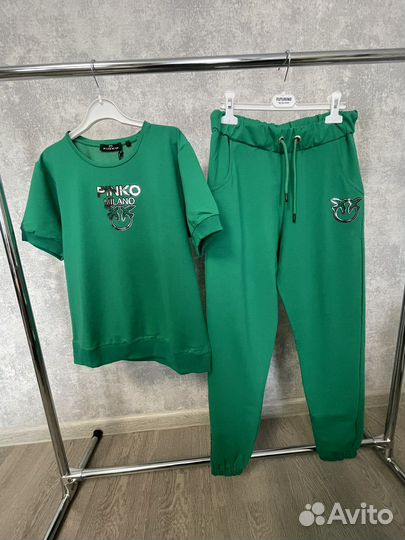 Костюм женский