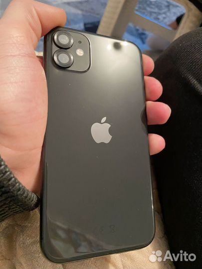 iPhone 11, 64 ГБ