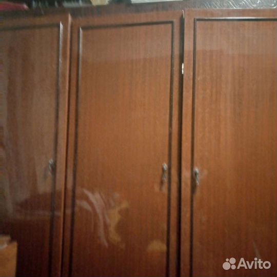 Шифоньер 3 х створчатый б/ у