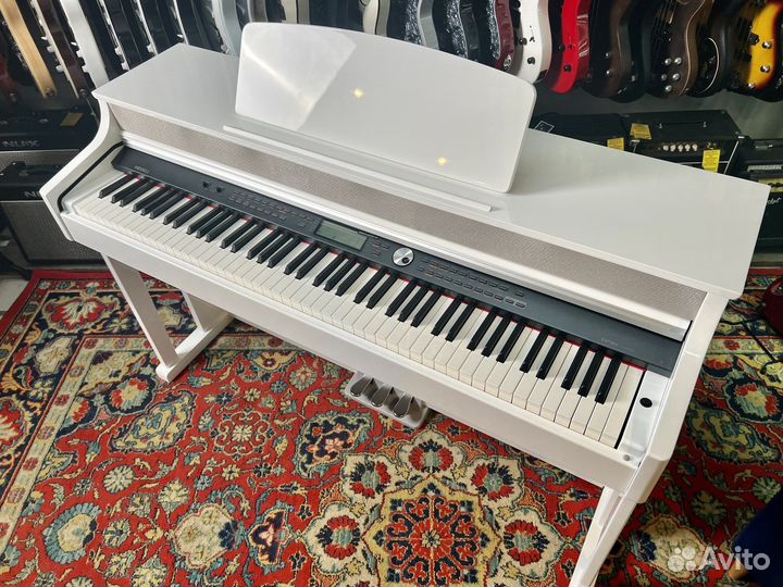 Цифровое пианино белое