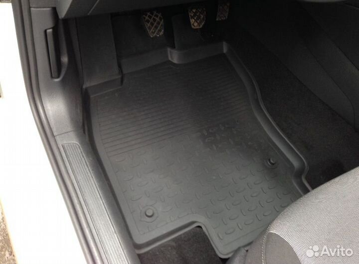 Резиновые коврики на Фольксваген Гольф 7