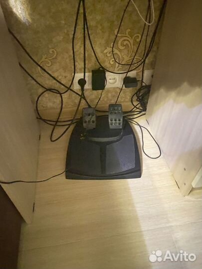 Игровой руль Logitech momo racing 240