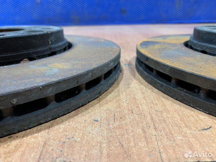 Диск тормозной передний Nissan Terrano D10