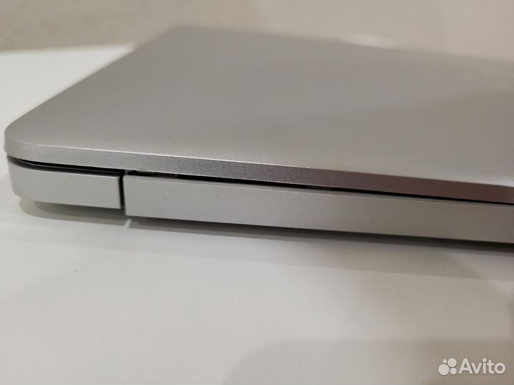 Ноутбук на AMD Ryzen 7 4700u - HP 15s-eq1337ur