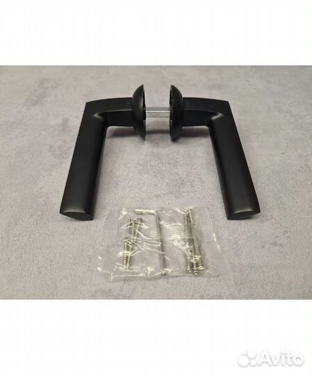 Дверные ручки черные