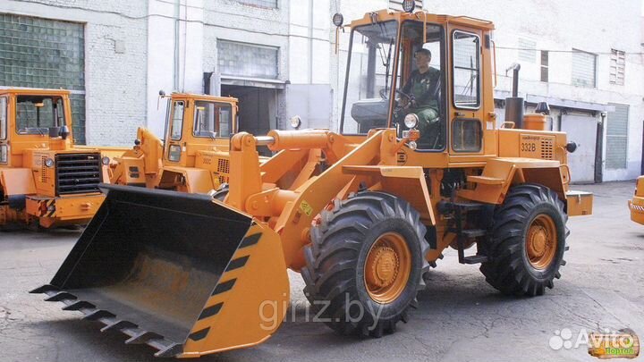 Машинист- тракторист на Амкадор-332В