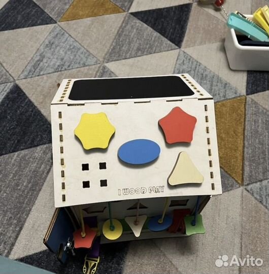 Бизиборд домик