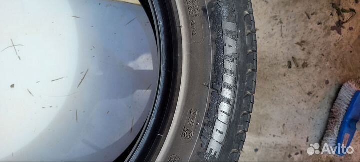 Michelin Latitude Tour 235/60 R18 103V