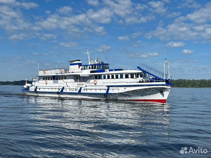 Продается пассажирское речное судно 