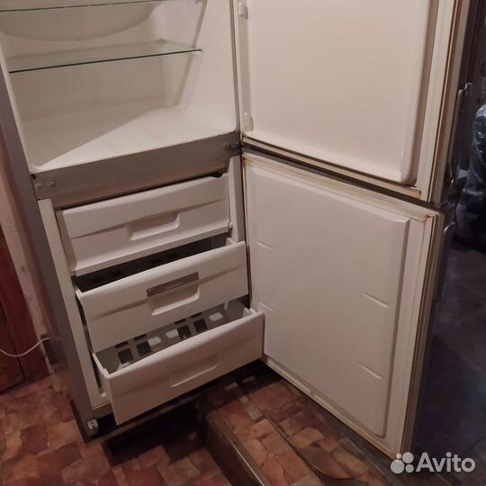 Холодильник Zanussi бу, высота 2метра