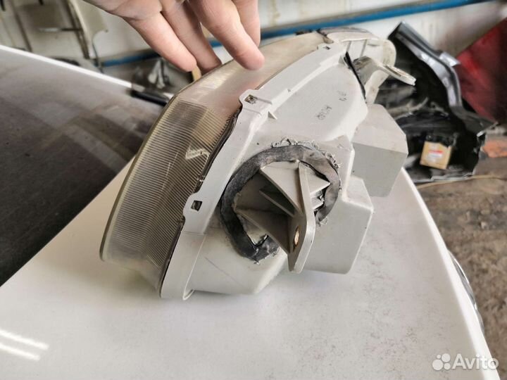 Оригинальная фара на хендай акцент