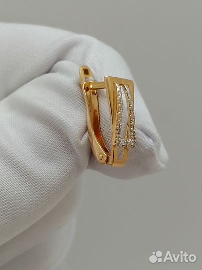 Золотые серьги с камнем