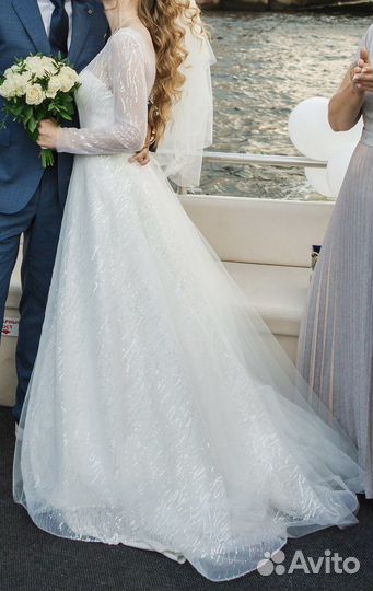 Свадебное платье со шлейфом 42-44