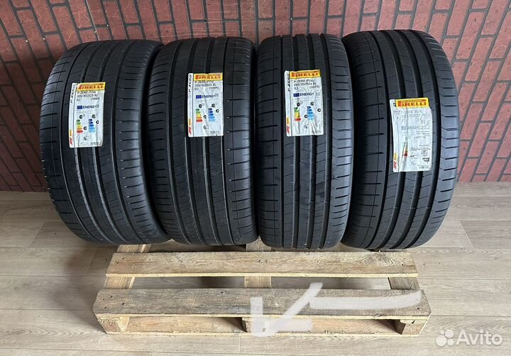 Pirelli P Zero PZ4 325/30 R23 и 285/35 R23