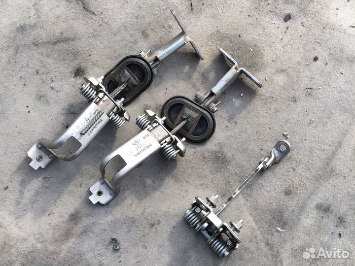 Ограничитель двери Лада Ларгус