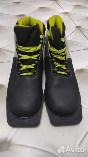 Лыжные ботинки 38 размер (25 см)