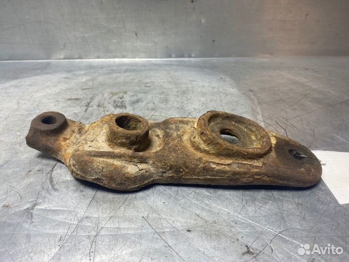 Опора переднего амортизатора левая Volkswagen