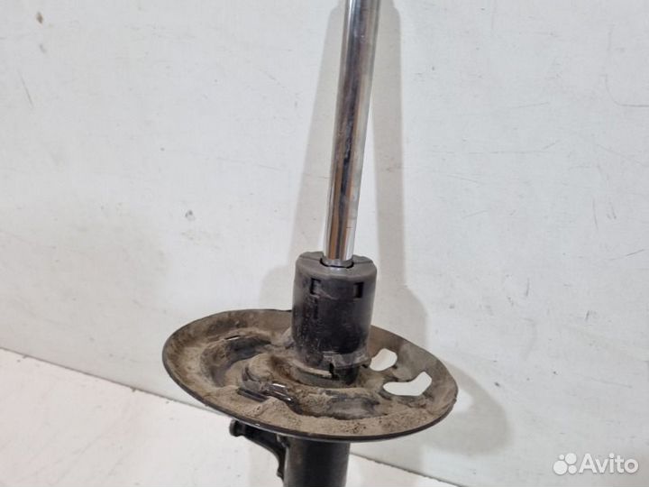 Амортизатор передний правый Toyota Camry V70