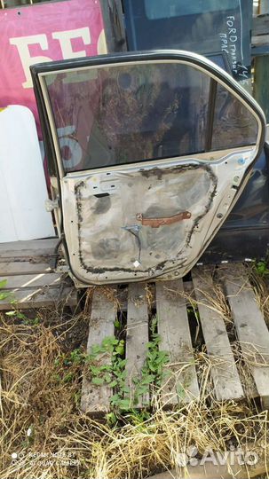 Дверь задняя правая Mitsubishi lancer cedia