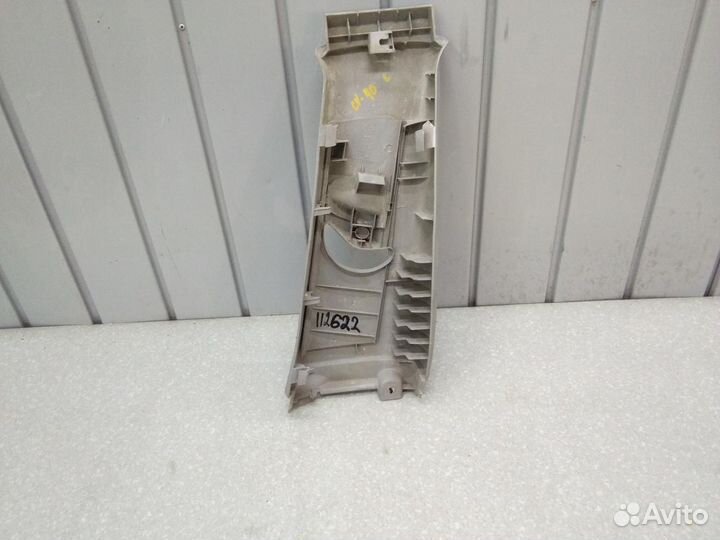 Обшивка средней стойки левая Toyota Camry XV40 200