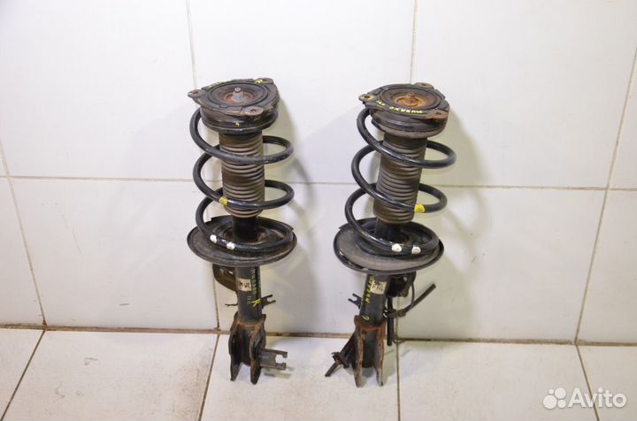 Стойка подвески передняя правая Nissan Murano Z51