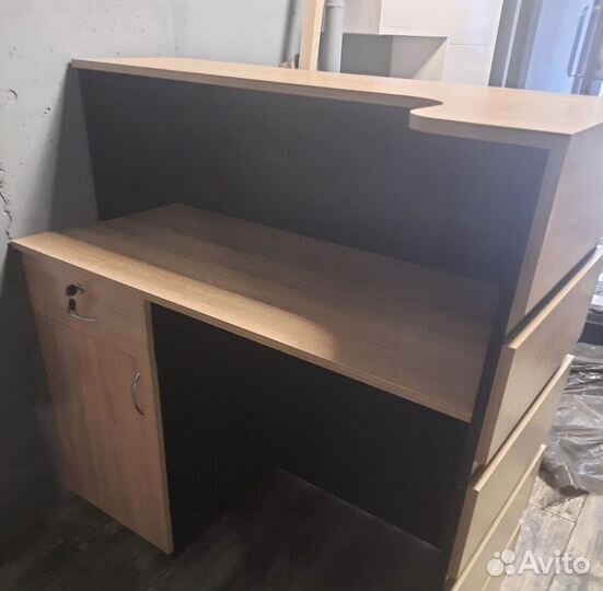 Стойка ресепшн