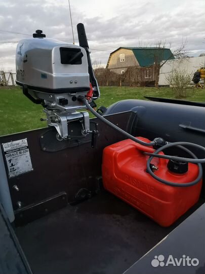 Лодка с мотором