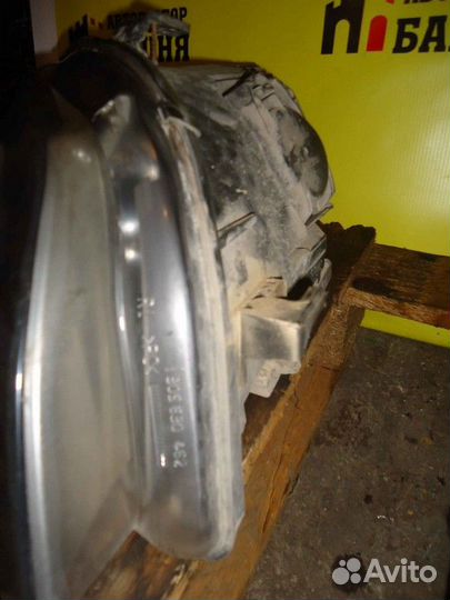 Audi A4 04-08 Фара правая xenon 2007 дефект