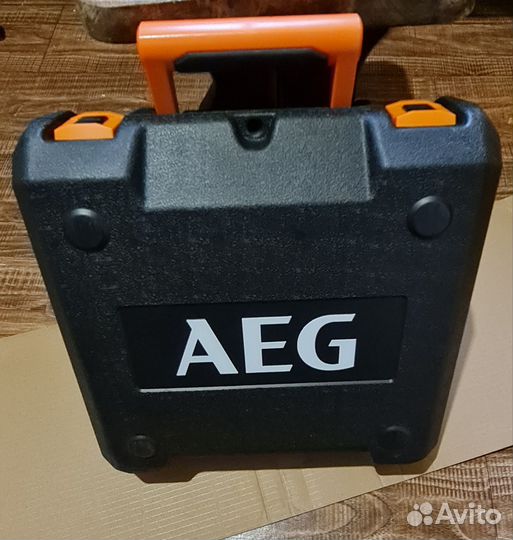 Аккумуляторная дрель шуруповерт AEG