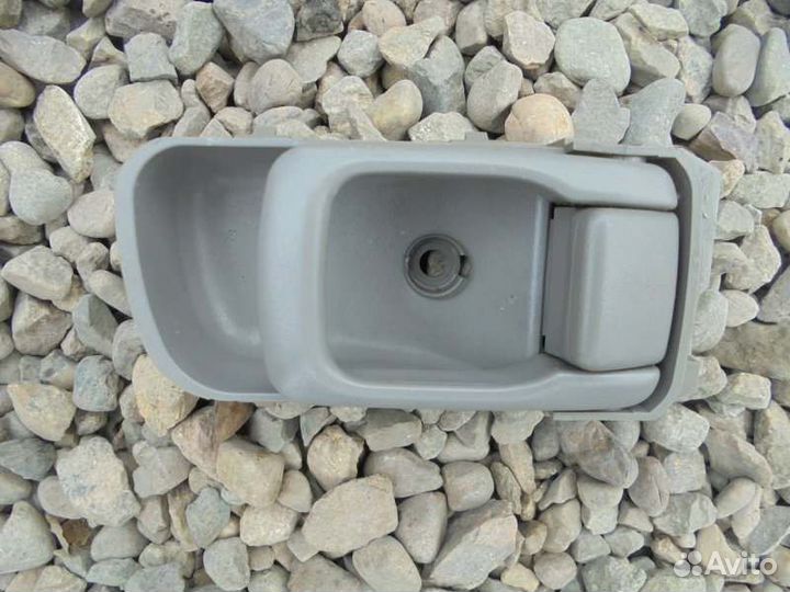 Ручка двери внутренняя левая Nissan R'nessa N30