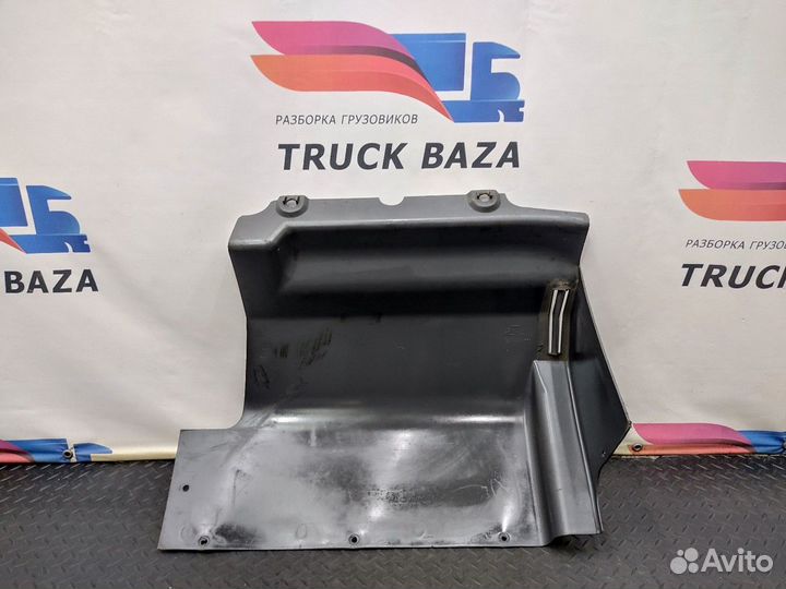 8191513 Накладка торпедо Volvo FH